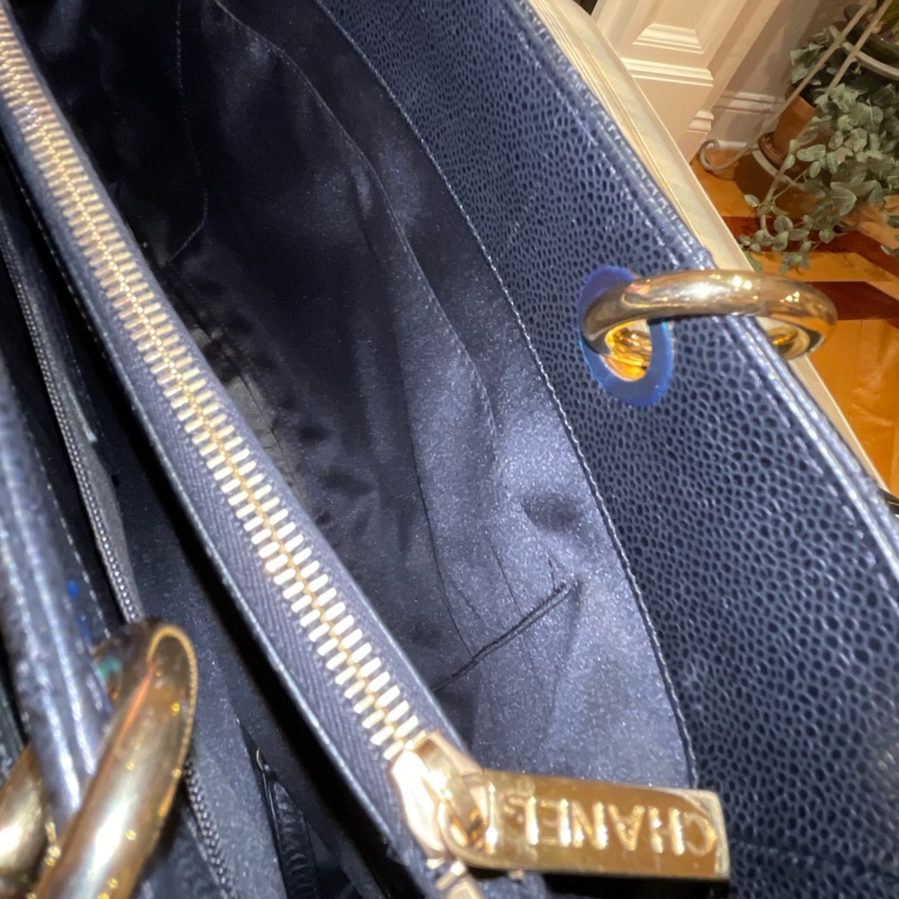 Chanel Black Caviar Grand Shopping Tote - Picture 13 of 16